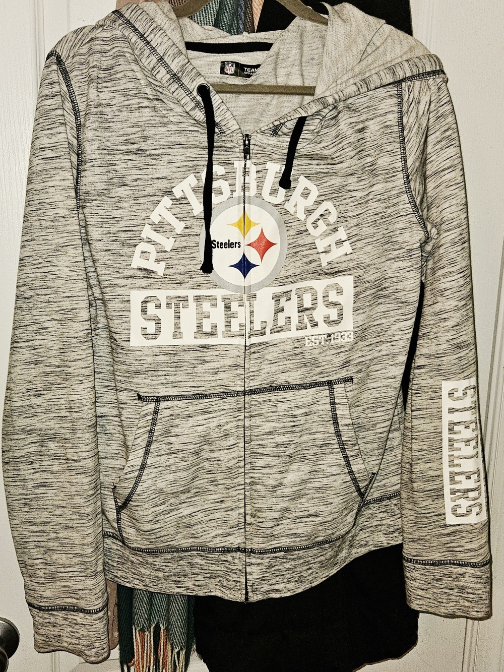 Womens Pittsburgh Steelers Black and White NFL Zip Up Sweatshirt